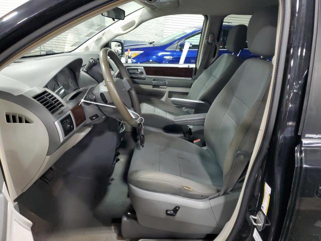 Photo 7 from auction – 2010 CHRYSLER TOWN & COU with VIN 2A4RR5D19AR456979