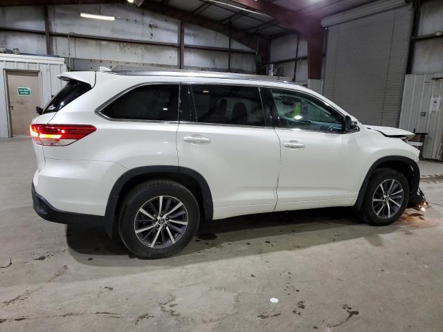 Photo 3 from auction – 2017 TOYOTA HIGHLANDER with VIN 5TDJZRFH0HS515388