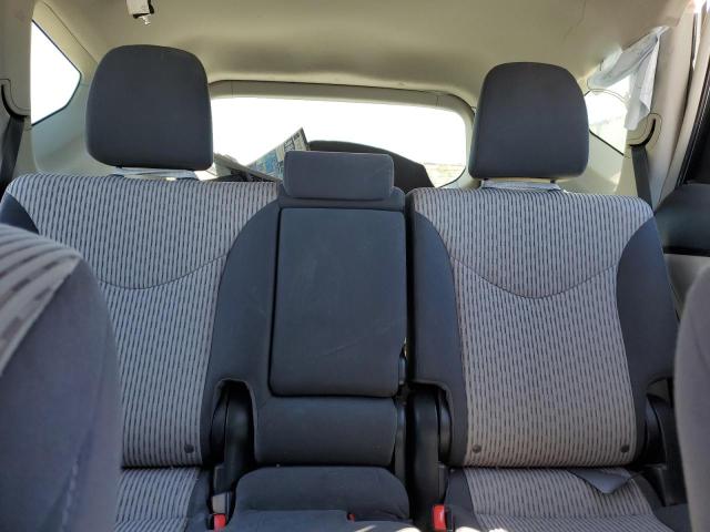 Photo 10 from auction – 2015 TOYOTA PRIUS V with VIN JTDZN3EU8FJ024152