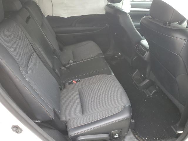 Photo 11 from auction – 2015 TOYOTA HIGHLANDER with VIN 5TDBKRFH8FS143367
