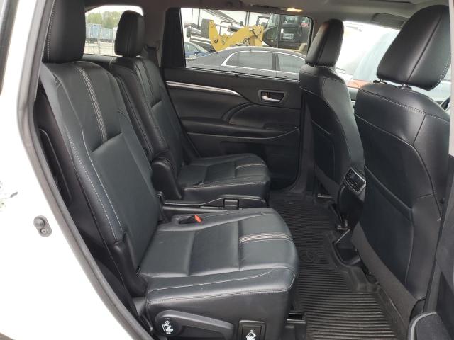 Photo 11 from auction – 2017 TOYOTA HIGHLANDER with VIN 5TDJZRFH3HS422123
