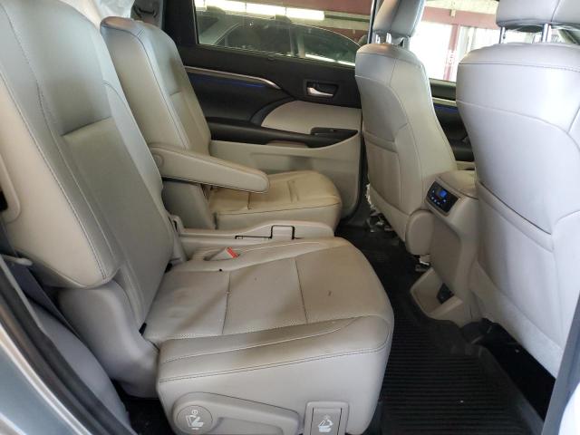 Photo 11 from auction – 2018 TOYOTA HIGHLANDER with VIN 5TDDZRFH0JS840352