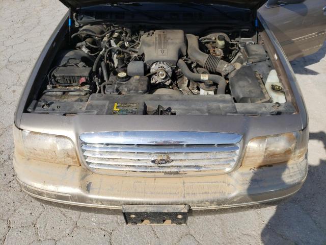 Photo 11 from auction – 2004 FORD CROWN VICT with VIN 2FAFP74W24X130002
