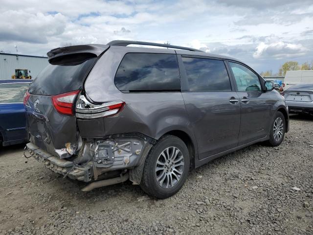 Photo 3 from auction – 2018 TOYOTA SIENNA XLE with VIN 5TDYZ3DC1JS951417