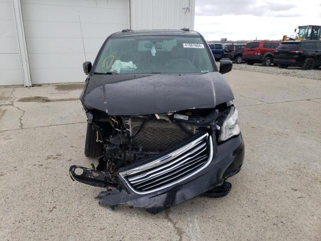 Photo 5 from auction – 2016 CHRYSLER TOWN & COU with VIN 2C4RC1BG1GR220942