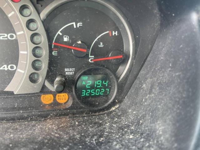 Photo 9 from auction – 2004 HONDA PILOT EXL with VIN 2HKYF18694H601108