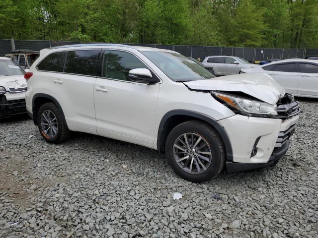 Photo 4 from auction – 2017 TOYOTA HIGHLANDER with VIN 5TDJZRFH3HS473847
