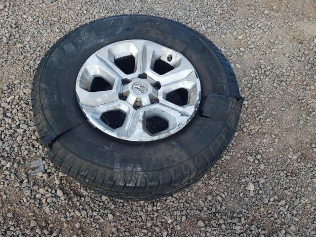 Photo 13 from auction – 2016 TOYOTA 4RUNNER SR with VIN JTEZU5JR2G5128030