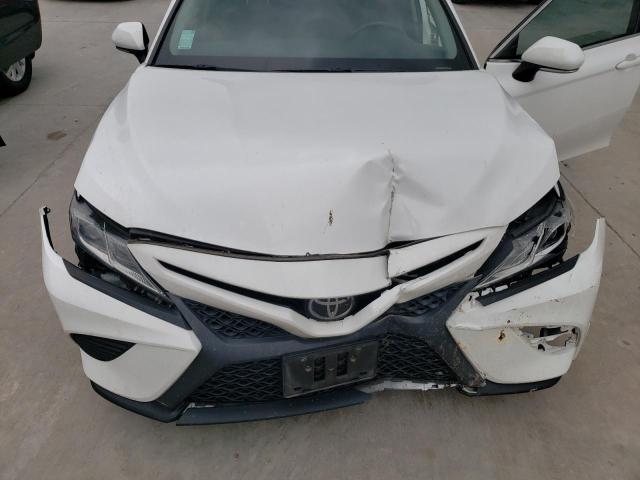 Photo 11 from auction – 2018 TOYOTA CAMRY L with VIN 4T1B11HK8JU653263