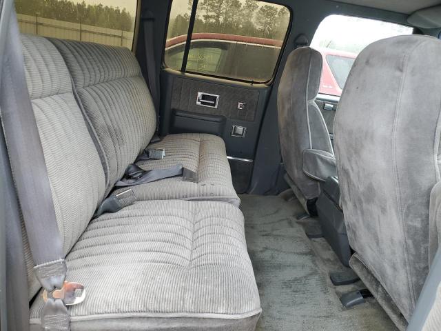 Photo 11 from auction – 1990 CHEVROLET SUBURBAN R with VIN 1GNER16K2LF112379