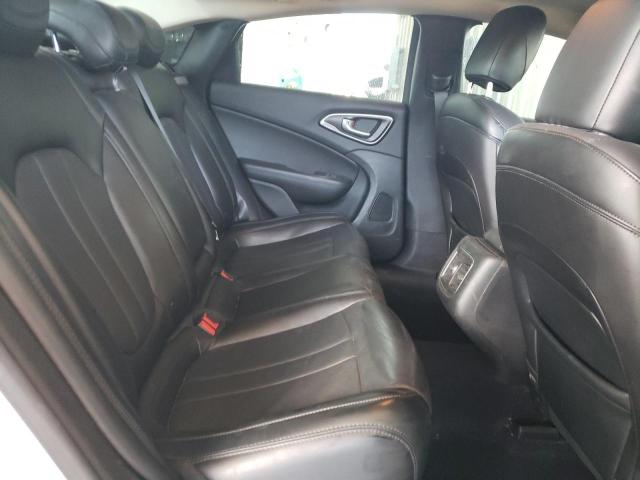 Photo 10 from auction – 2017 CHRYSLER 200 LIMITE with VIN 1C3CCCAG0HN504634