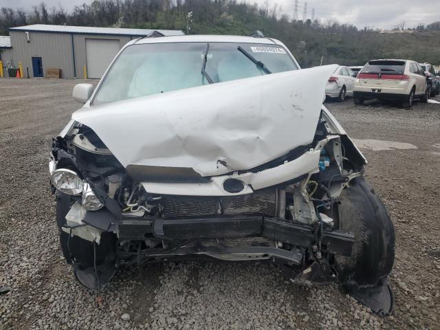 Photo 5 from auction – 2010 TOYOTA SIENNA XLE with VIN 5TDYK4CC2AS332384