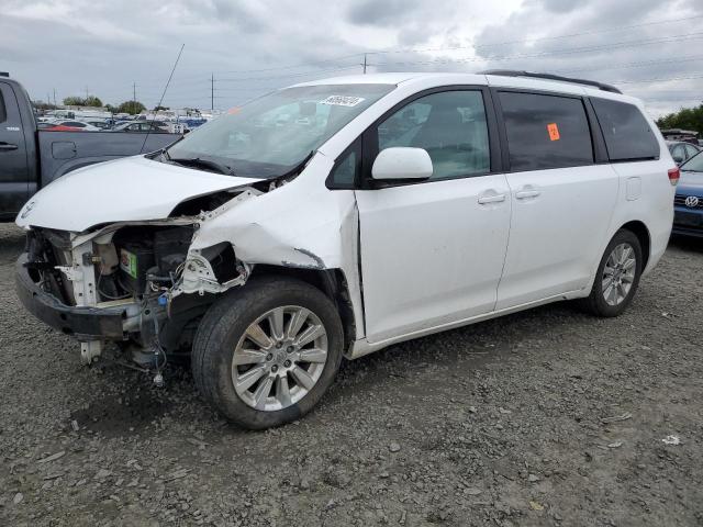 TOYOTA SIENNA LE 2011 with VIN 5TDJK3DC8BS008349 - Photo from auction