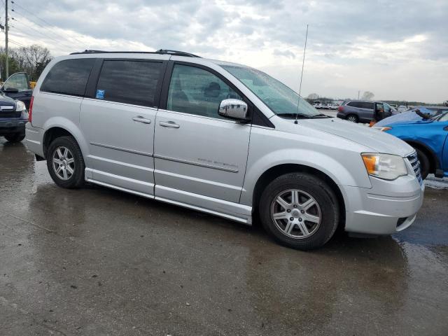Photo 4 from auction – 2010 CHRYSLER TOWN & COU with VIN 2A4RR8D17AR400069