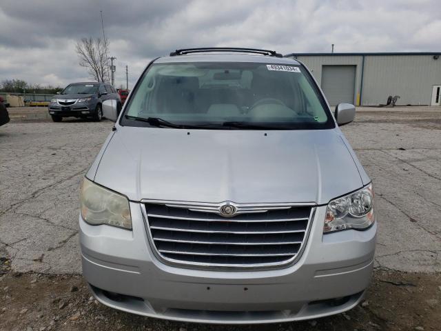 Photo 5 from auction – 2010 CHRYSLER TOWN & COU with VIN 2A4RR5D1XAR271517