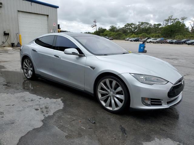 Photo 4 from auction – 2013 TESLA MODEL S with VIN 5YJSA1CN7DFP16372