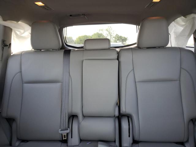 Photo 10 from auction – 2018 TOYOTA HIGHLANDER with VIN 5TDKZRFH1JS279635