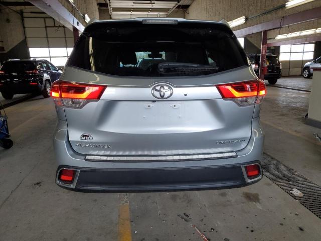 Photo 6 from auction – 2018 TOYOTA HIGHLANDER with VIN 5TDDZRFH0JS840352