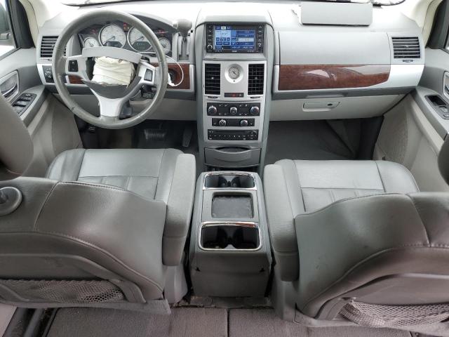 Photo 8 from auction – 2010 CHRYSLER TOWN & COU with VIN 2A4RR5D15AR329324
