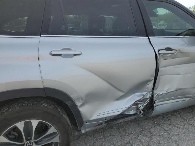 Photo 11 from auction – 2022 TOYOTA HIGHLANDER with VIN 5TDGBRCH5NS538695