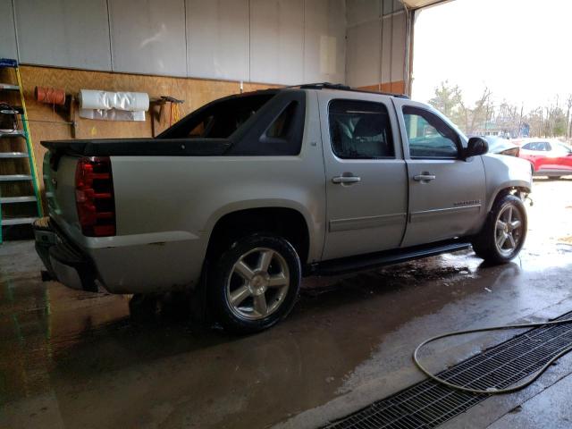 Photo 3 from auction – 2011 CHEVROLET AVALANCHE with VIN 3GNTKFE37BG175638