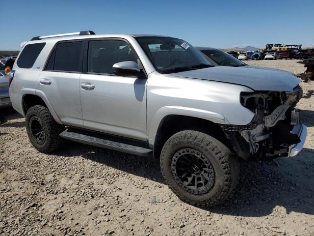 Photo 4 from auction – 2020 TOYOTA 4RUNNER SR with VIN JTEBU5JR9L5794331
