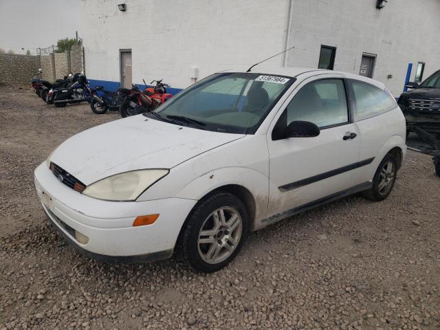 FORD FOCUS ZX3 2000 with VIN 3FAFP3130YR136517 - Photo from auction