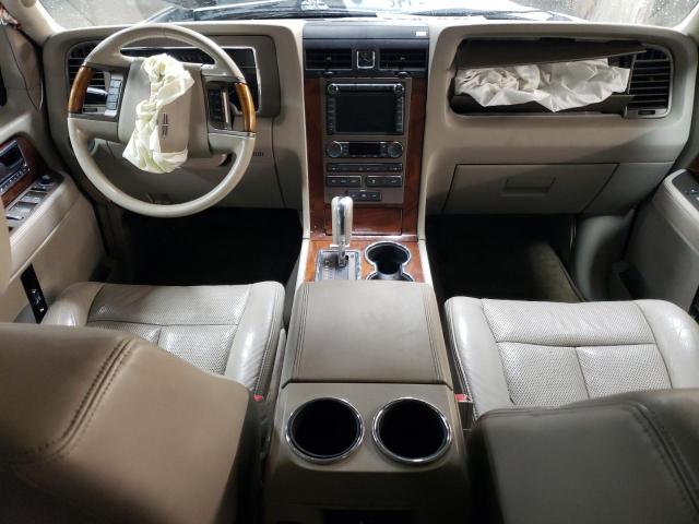 Photo 8 from auction – 2011 LINCOLN NAVIGATOR with VIN 5LMJJ2J53BEJ06643