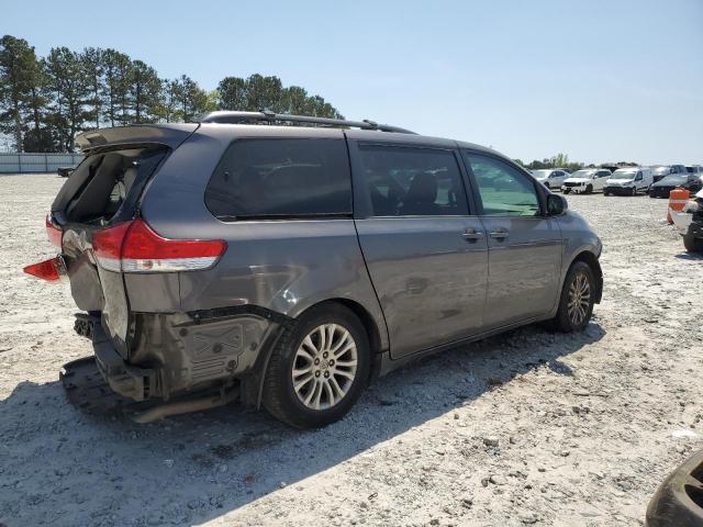 Photo 3 from auction – 2014 TOYOTA SIENNA XLE with VIN 5TDYK3DC4ES446790