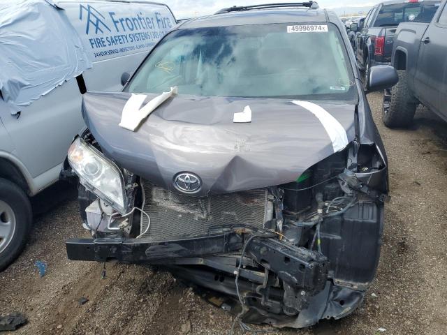 Photo 5 from auction – 2017 TOYOTA SIENNA XLE with VIN 5TDDZ3DC5HS173292