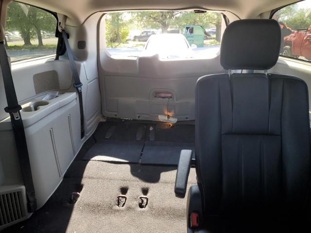 Photo 10 from auction – 2015 CHRYSLER TOWN & COU with VIN 2C4RC1BG9FR545661