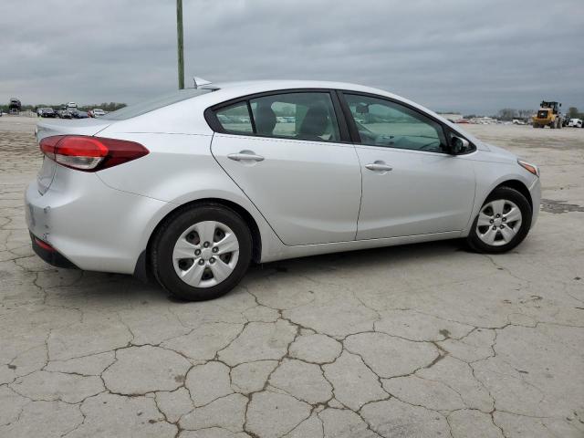 Photo 3 from auction – 2018 KIA FORTE LX with VIN 3KPFK4A72JE233992