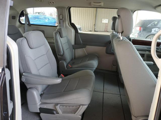 Photo 11 from auction – 2010 CHRYSLER TOWN & COU with VIN 2A4RR5D18AR377173