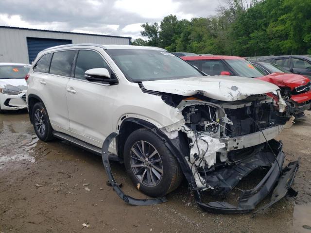 Photo 4 from auction – 2018 TOYOTA HIGHLANDER with VIN 5TDKZRFHXJS528160