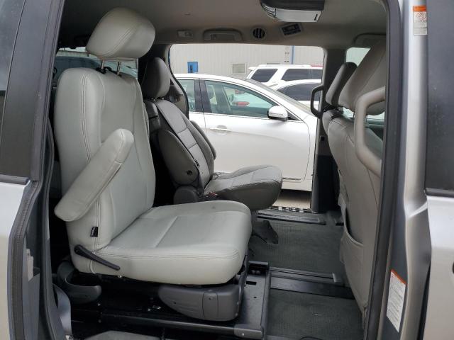 Photo 11 from auction – 2015 TOYOTA SIENNA LE with VIN 5TDKK3DC9FS677143