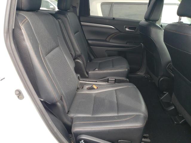 Photo 11 from auction – 2018 TOYOTA HIGHLANDER with VIN 5TDYZRFH3JS276360