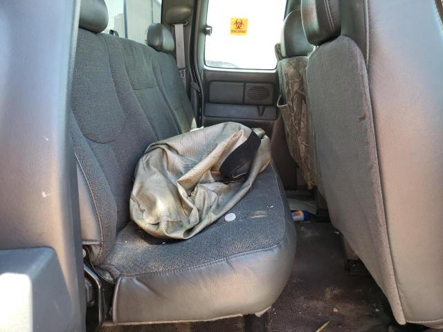 Photo 10 from auction – 2005 CHEVROLET SILVERADO with VIN 1GCEK19B95E234948