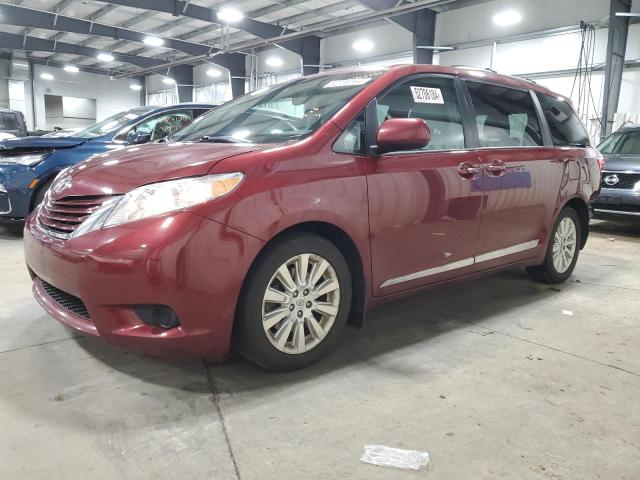 TOYOTA SIENNA LE 2015 with VIN 5TDJK3DCXFS098142 - Photo from auction