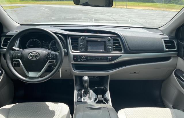 Photo 9 from auction – 2017 TOYOTA HIGHLANDER with VIN 5TDZARFH4HS032027