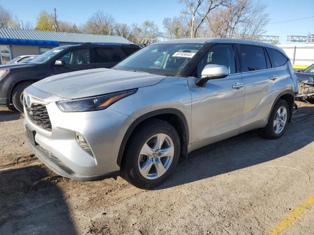 TOYOTA HIGHLANDER 2022 with VIN 5TDBBRCH6NS561977 - Photo from auction
