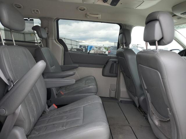 Photo 11 from auction – 2010 CHRYSLER TOWN & COU with VIN 2A4RR5D15AR329324