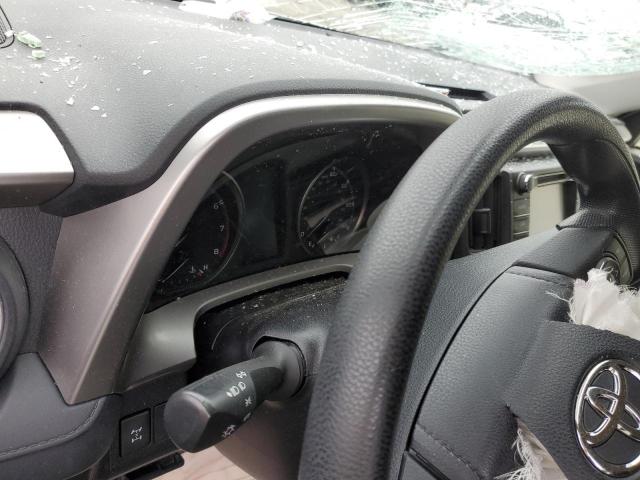 Photo 9 from auction – 2018 TOYOTA RAV4 LE with VIN JTMBFREV5JJ214171