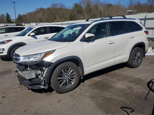 TOYOTA HIGHLANDER 2017 with VIN 5TDJZRFH0HS383880 - Photo from auction
