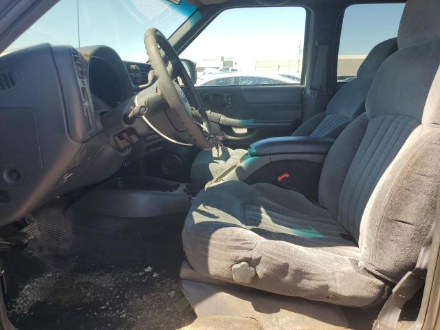 Photo 7 from auction – 2001 CHEVROLET BLAZER with VIN 1GNDT13WX12150659