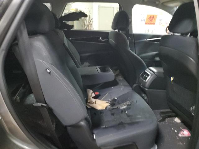 Photo 10 from auction – 2016 KIA SORENTO LX with VIN 5XYPGDA56GG103553