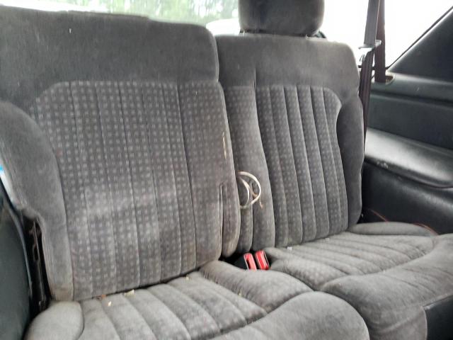 Photo 10 from auction – 2000 CHEVROLET BLAZER with VIN 1GNCS18W5YK271553