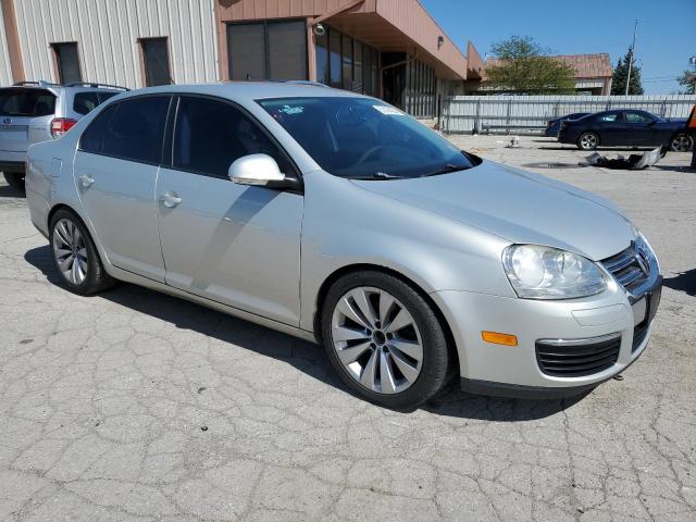 Photo 4 from auction – 2010 VOLKSWAGEN JETTA with VIN 3VWJZ7AJ8AM039554