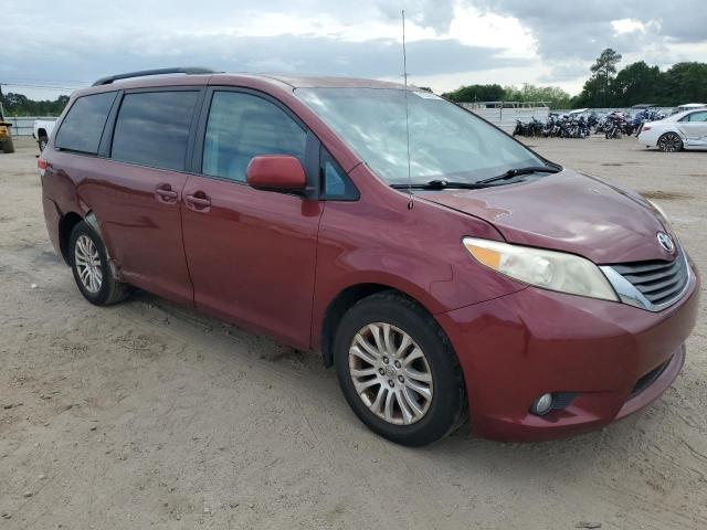 Photo 4 from auction – 2011 TOYOTA SIENNA XLE with VIN 5TDYK3DC0BS076790