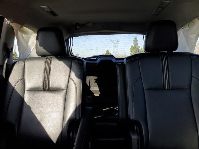 Photo 10 from auction – 2017 TOYOTA HIGHLANDER with VIN 5TDKZRFH1HS515033