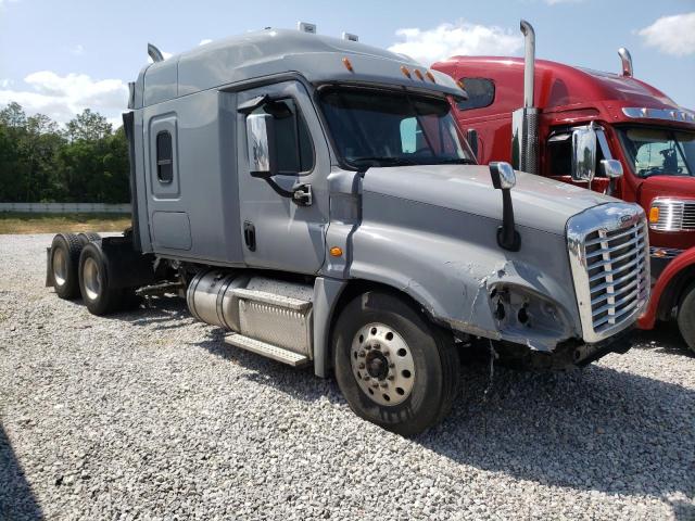 Photo 4 from auction – 2017 FREIGHTLINER CASCADIA 1 with VIN 3AKJGLDR2HSHY8297